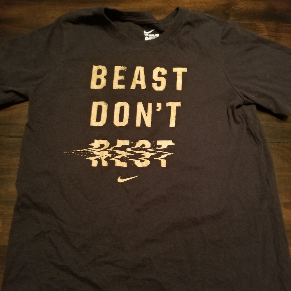 Nike tshirt